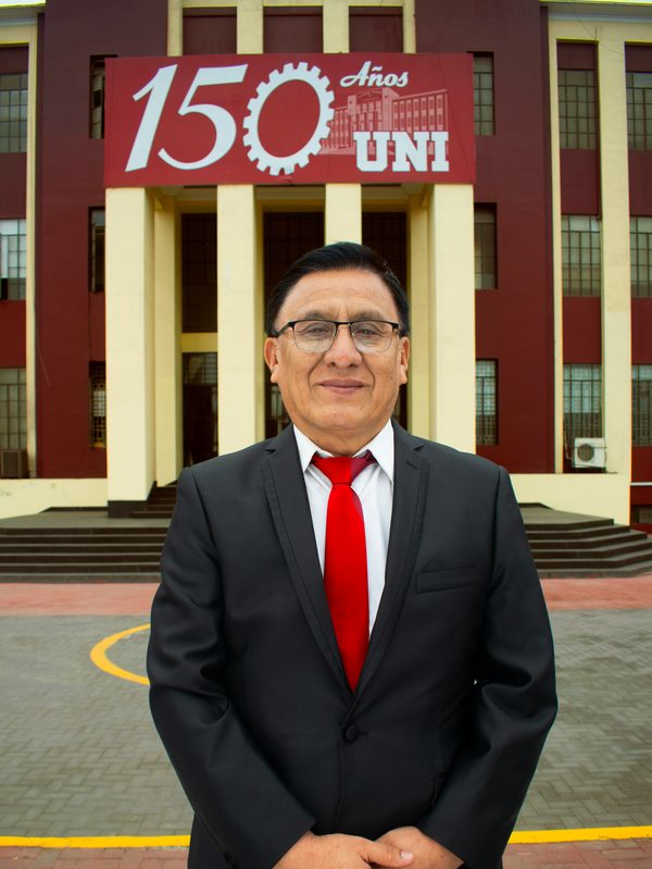 Retrato de Agustín Gutiérrez Paucar, candidato a vicerrector académico.